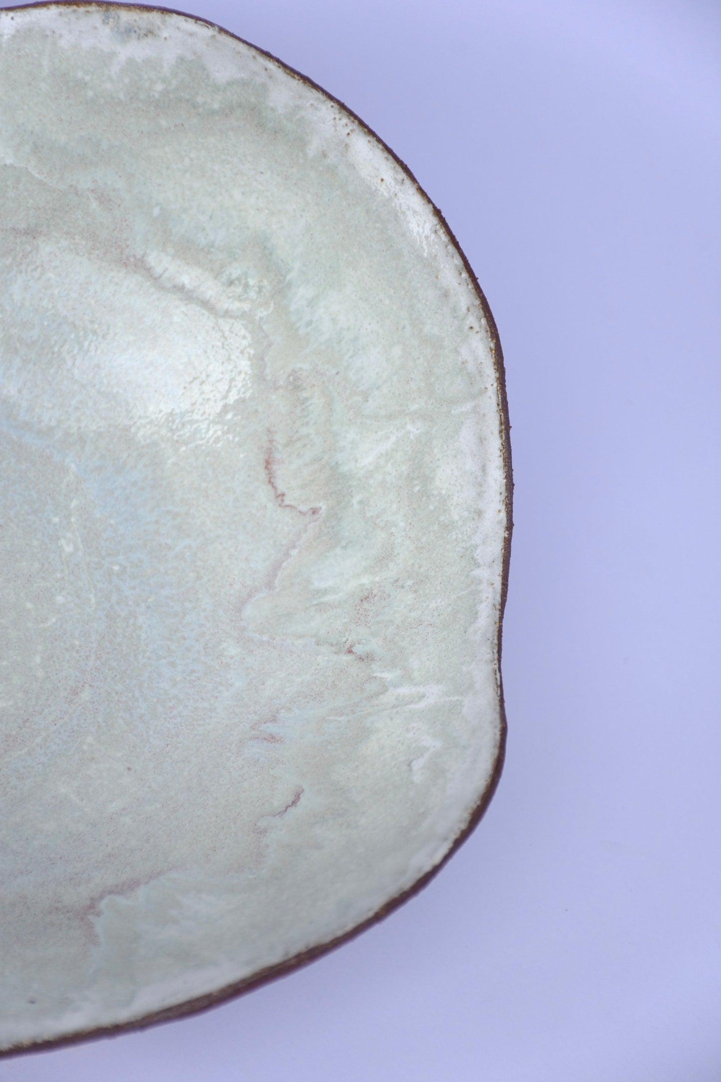 Velika rdeče-bela skleda