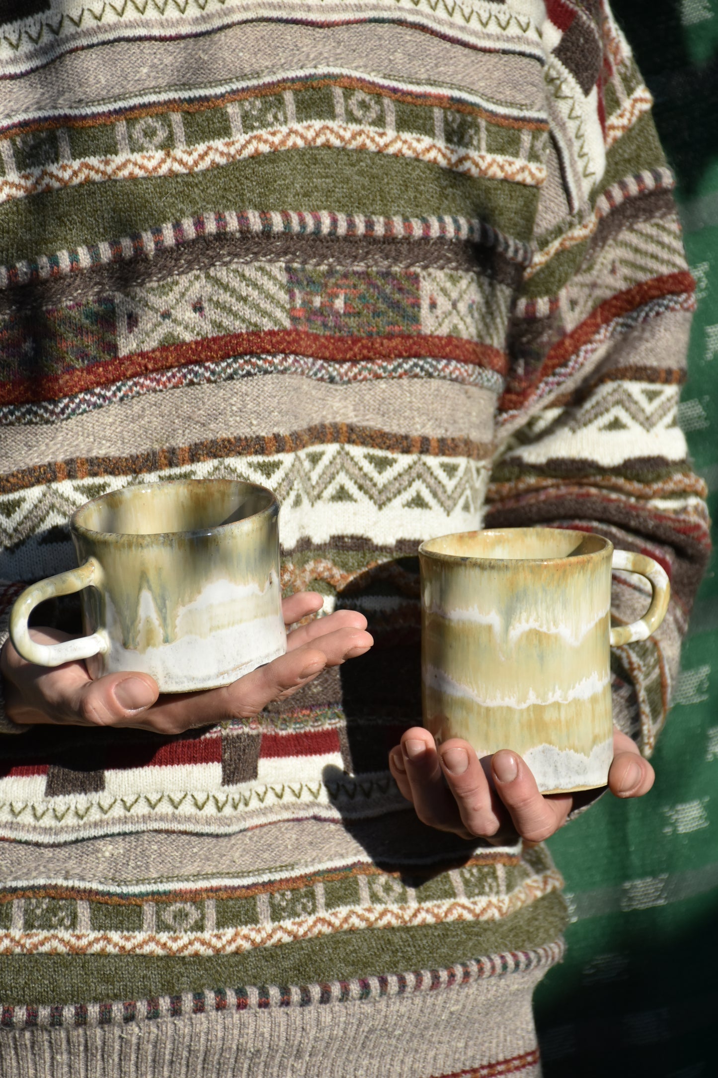 Velika skodelica peščene barve