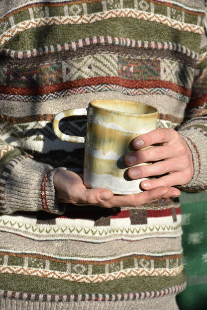 Velika skodelica peščene barve