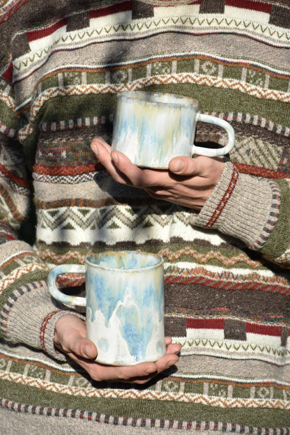 Majhna skodelica modre barve