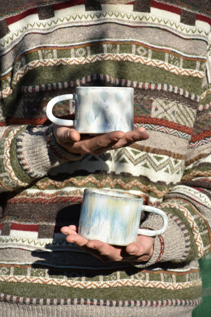 Majhna skodelica modre barve