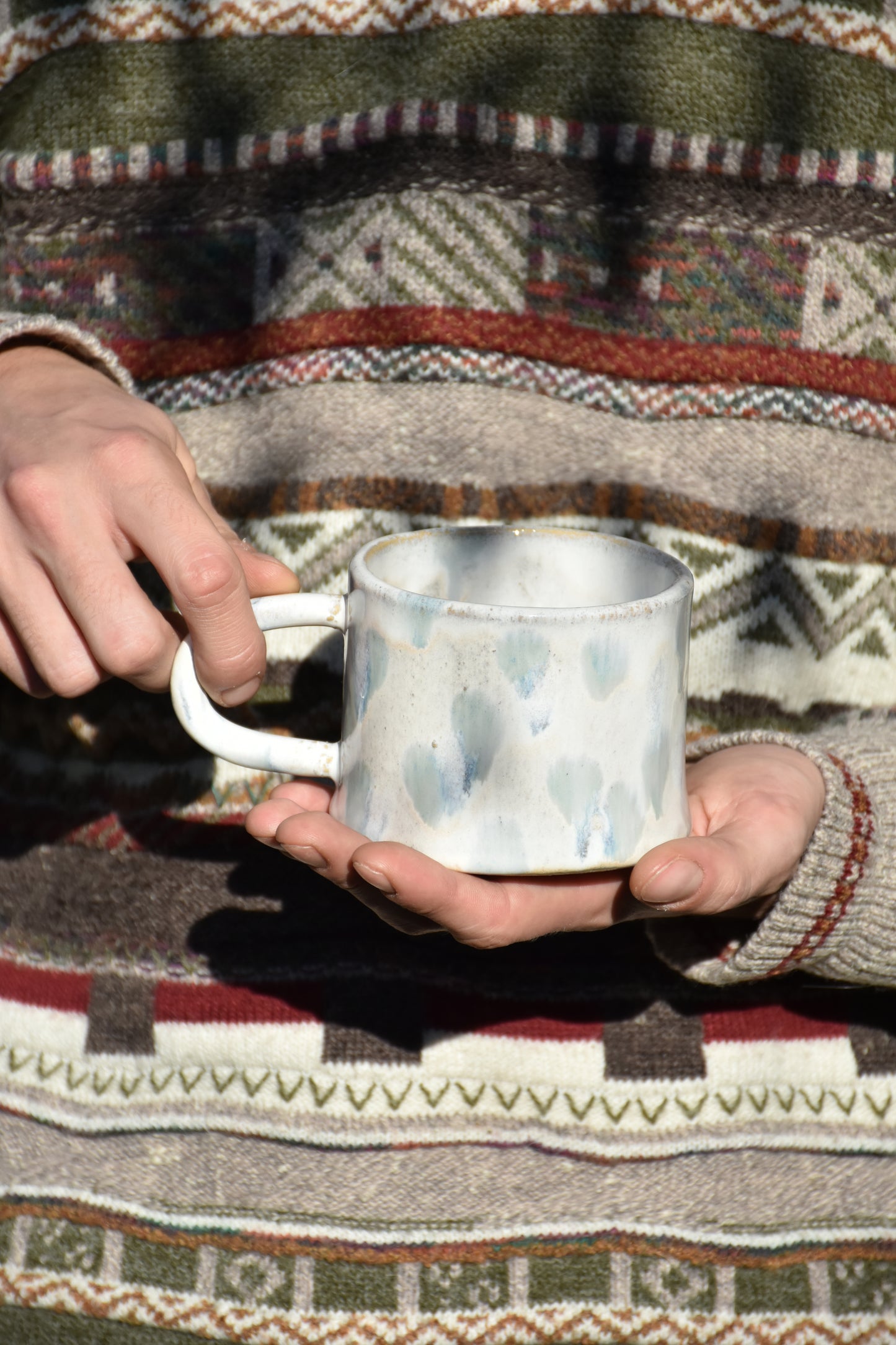 Majhna skodelica modre barve